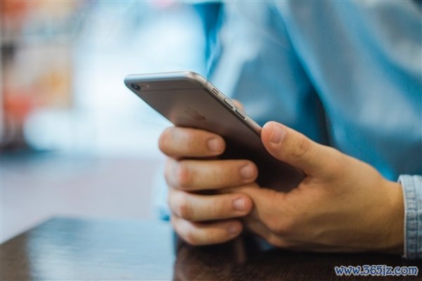 免费！中国出动告示对传统通话紧要升级：AI防诈、通话字幕等不竭上线